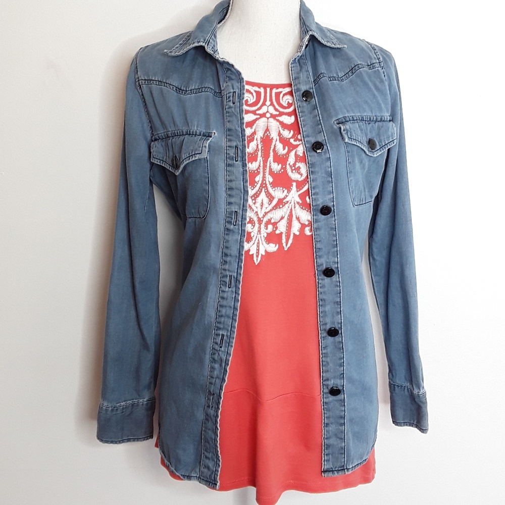 Bcbgeneration Chambray Button-Up Blouse Euc Sz S - image 6